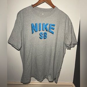 NIKE SB BOLD MERCADO SKATEBOARDING SPORTSWEAR T-SHIRT LOOSE FIT GRAY Size Large
